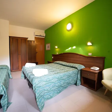 Hotel Villa A Mare Rodi Garganico Exterior photo